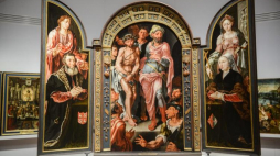 Tryptyk Ecco Homo - Maertena van Heemskercka w Galerii Sztuki Dawnej w Muzeum Narodowym w Warszawie. Fot. PAP/J. Kamiński