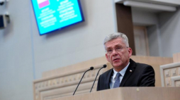 Marszałek Senatu Stanisław Karczewski przemawia w trakcie posiedzenia Rady Republiki. Mińsk, 05.12.2016. Fot. PAP/M. Obara 