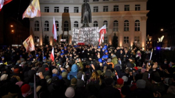 Zgromadzenie zorganizowane przez PiS w 35. rocznicę wprowadzenia stanu wojennego. Fot. PAP/R. Pietruszka