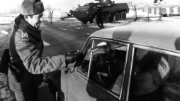 Warszawa: Stan wojenny. Fot. PAP/I. Sobieszczuk