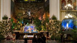 Szopka bożonarodzeniowa w Bazylice Franciszkanów w Katowicach-Panewnikach. Boże Narodzenie, 2016 r. Fot. PAP/A. Grygiel