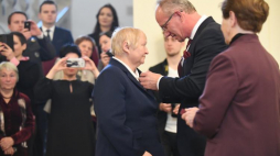 Zastępca prezesa IPN Krzysztof Szwagrzyk (2P), doradca prezydenta Zofia Romaszewska (P) oraz odznaczona działaczka opozycji w PRL Ewa Tomaszewska (3P). Fot. PAP/B. Zborowski 