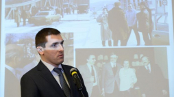 Dr Witold Bagieński podczas konferencji prasowej nt. zbioru zastrzeżonego w Centrum Edukacyjne IPN. Fot. PAP/J. Turczyk 