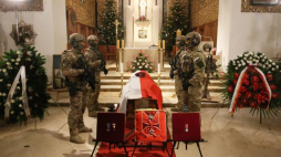 Uroczystości pogrzebowe Janusza Brochwicza-Lewińskiego "Gryf" w Katedrze Polowej WP w Warszawie. Fot. PAP/P. Supernak