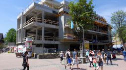 Budowa galerii handlowej przy Krupówkach 2015 r.  PAP/Grzegorz Momot 
