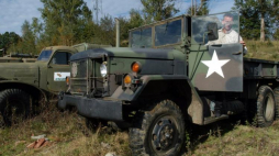 Kolekcja militariów Mariana Laskowskiego. Malechowo, 2007 r. Fot. PAP/B. Ostrowska