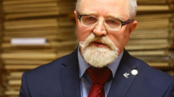 Dyrektor Archiwum Akt Nowych Tadeusz Krawczak. Fot. PAP/L. Szymański