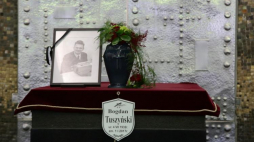 Uroczystości żałobne Bogdana Tuszyńskiego w domu pogrzebowym na Cmentarzu Wojskowym na warszawskich Powązkach. Fot. PAP/T. Gzell