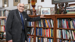 Prof. Witold Kieżun. 2014 r. Fot. PAP/L. Szymański