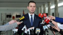 Prezes PSL Władysław Kosiniak-Kamysz podczas konferencji prasowej w Sejmie po spotkaniu z kanclerz Niemiec Angelą Merkel. Fot. PAP/M. Obara 