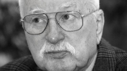 Gustaw Lutkiewicz 2003 r. Fot. PAP/P. Rybarczyk
