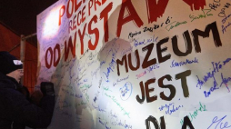 Pikieta przeciwko planom połączenia Muzeum II Wojny Światowej z Muzeum Westerplatte. Fot. PAP/A. Warżawa 