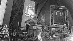 Prymas Polski kard. Stefan Wyszyński - Msza milenijna 17 kwietnia 1966 r. Fot. PAP/CAF