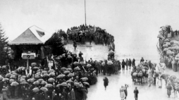 Zaślubiny Polski z morzem - uroczystość z udziałem gen. Józefa Hallera. 10.02.1920 r. Fot. PAP/CAF/Archiwum 