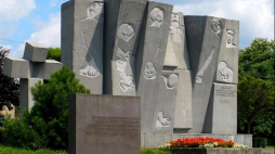 Plac Stu Straconych w Zgierzu. Źródło: Wikipedia