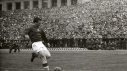 Ferenc Puskas. 1955 r. Fot. PAP/EPA