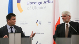 Minister spraw zagranicznych Witold Waszczykowski (P) i szef MSZ Ukrainy Pawło Klimkin. Kijów, 01.03.2017. Fot. PAP/P. Supernak