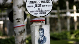 Grób Tadeusza Zawadzkiego „Zośki”. Cmentarz Wojskowy na Powązkach w Warszawie. Fot. PAP/L. Szymański 