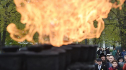 Premier Beata Szydło i naczelny rabin Polski Michael Schudrich podczas uroczystości upamiętniających 74. rocznicę wybuchu powstania w getcie warszawskim. Fot. PAP/R. Pietruszka