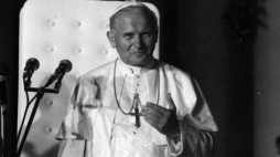 Papież Jan Paweł II. Fot. PAP/W. Kryński