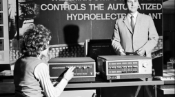 K-202, polski 16-bitowy minikomputer opracowany i skonstruowany przez inżyniera Jacka Karpińskiego. Międzynarodowe Targi Poznańskie 1971. Fot. PAP/CAF/L. Surowiec