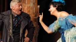 Teatr Syrena. Jan Potocki. "Parady". Izabella Olejnik jako córka Kasandra i Jan Kociniak jako Kasander. Fot. PAP/Andrzej Rybczyński 