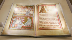 Reprodukcja Złotego Kodeksu Gnieźnieńskiego. Fot. PAP/P. Supernak