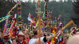 Uroczystości Niedzieli Palmowej w Łysych (Mazowieckie). 13.04.2014 r. Fot. PAP/T. Waszczuk