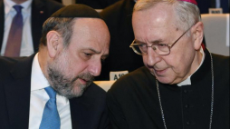 Naczelny rabin Polski Michael Schudrich (L) i przewodniczący KEP abp Stanisław Gądecki. Fot. PAP/R. Pietruszka 