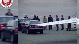 Film z 10 kwietnia 2010 r. z monitoringu wojskowego portu lotniczego Okęcie. Źródło: SKW