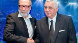 Jan Banaś (P) i reżyser Jan Kidawa-Błoński (L) przed premierą filmu "Gwiazdy" w Zabrzu. 04.2017. Fot. PAP/A. Grygiel 