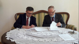 Dyrektor Muzeum Historii Polski Robert Kostro i dyrektor Archiwum Akt Nowych Tadeusz Krawczak. Fot. Archiwum Akt Nowych