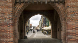 Średniowieczna Brama Górna (Wysoka Brama); jedyna zachowana brama w średniowiecznych murach obronnych Olsztyna. Fot. PAP/J. Ochoński