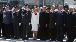 Uroczystości upamiętniające 82. rocznicę śmierci Józefa Piłsudskiego i 47. rocznicę śmierci gen. Władysława Andersa przed Grobem Nieznanego Żołnierza w Warszawie. 12.05.2017. Fot. PAP/P. Supernak