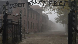 Teren b. niemieckiego nazistowskiego obozu koncentracyjnego i zagłady Auschwitz. Fot. PAP/J. Bednarczyk