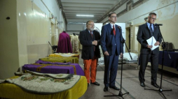Prezes IPN Jarosław Szarek (C), dyrektor Muzeum Żołnierzy Wyklętych i Więźniów Politycznych PRL Jacek Pawłowicz (L) i szef pionu śledczego IPN Andrzej Pozorski (P) podczas konferencji prasowej nt. wznowienia śledztwa ws. prześladowań abp. Antoniego Baraniaka. Fot. PAP/M. Obara 