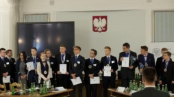 Zwycięzcy II Turnieju Debat Historycznych IPN. Źródło: profil IPN w serwisie YouTube - IPNtvPL