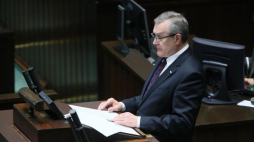 Wicepremier, minister kultury Piotr Gliński podczas posiedzenia Sejmu. Fot. PAP/L. Szymański
