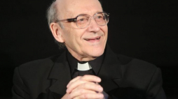 Ks. prof. Michał Heller. Fot. PAP/L. Szymański 