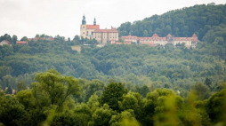 Kalwaria Zebrzydowska, 18.06.2017. Fot. PAP/S. Rozpędzik