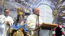 Metropolita warszawski, kardynał Kazimierz Nycz podczas uroczystości Bożego Ciała. 15.06.2017. Fot. PAP/J. Kamiński
