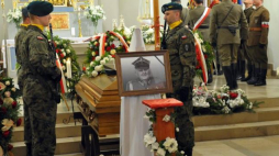 Uroczystości pogrzebowe majora Andrzeja Kiszki ps. Dąb w kościele pw. Wniebowzięcia Najświętszej Maryi Panny w Nowogardzie. Fot. PAP/M. Bielecki