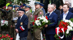Uroczystości przy pomniku Poległych w Powstaniu Poznańskim w 61. rocznicę Poznańskiego Czerwca '56. Fot. PAP/M. Zakrzewski