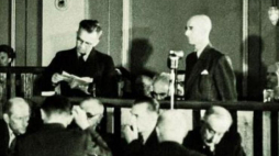 Konfrontacja podczas procesu moskiewskiego gen. Leopolda Okulickiego z Janem Stanisławem Jankowskim. Źródło: IPN