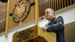 Rektor KUL ks. prof. Antoni Dębiński. Fot. PAP/W. Pacewicz