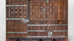 Szafa biblioteczna - Warmia, warsztat reszelski, ok. 1471 r. Własność Parafii Świętych Apostołów Piotra i Pawła w Reszlu. Fot. Grzegorz Kumorowicz. Źródło: Muzeum Warmii i Mazur