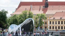 Uroczyste otwarcie zrewitalizowanej Wyspy Daliowej oraz odsłonięcie instalacji rzeźbiarskiej NAWA Oskara Zięty we Wrocławiu. Fot. PAP/M. Kulczyński 