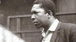 Zdjęcie Johna Coltrane z 1961 r. autorstwa Boba Thiele'a. Źródło: Wikipedia