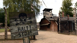Teren b. niemieckiego nazistowskiego obozu koncentracyjnego i zagłady Auschwitz. Fot. PAP/J. Bednarczyk