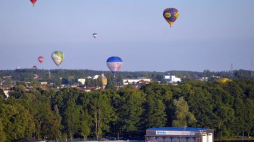 Międzynarodowy Festiwal Balonowy w Szczecinku. Fot. PAP/M. Bielecki